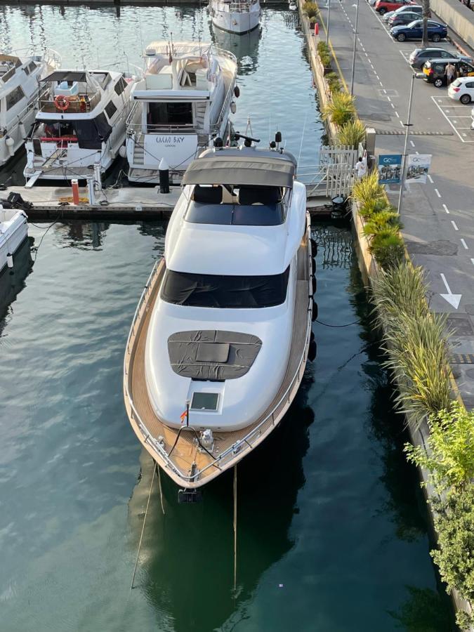 Motoryacht 21 Avec Equipage