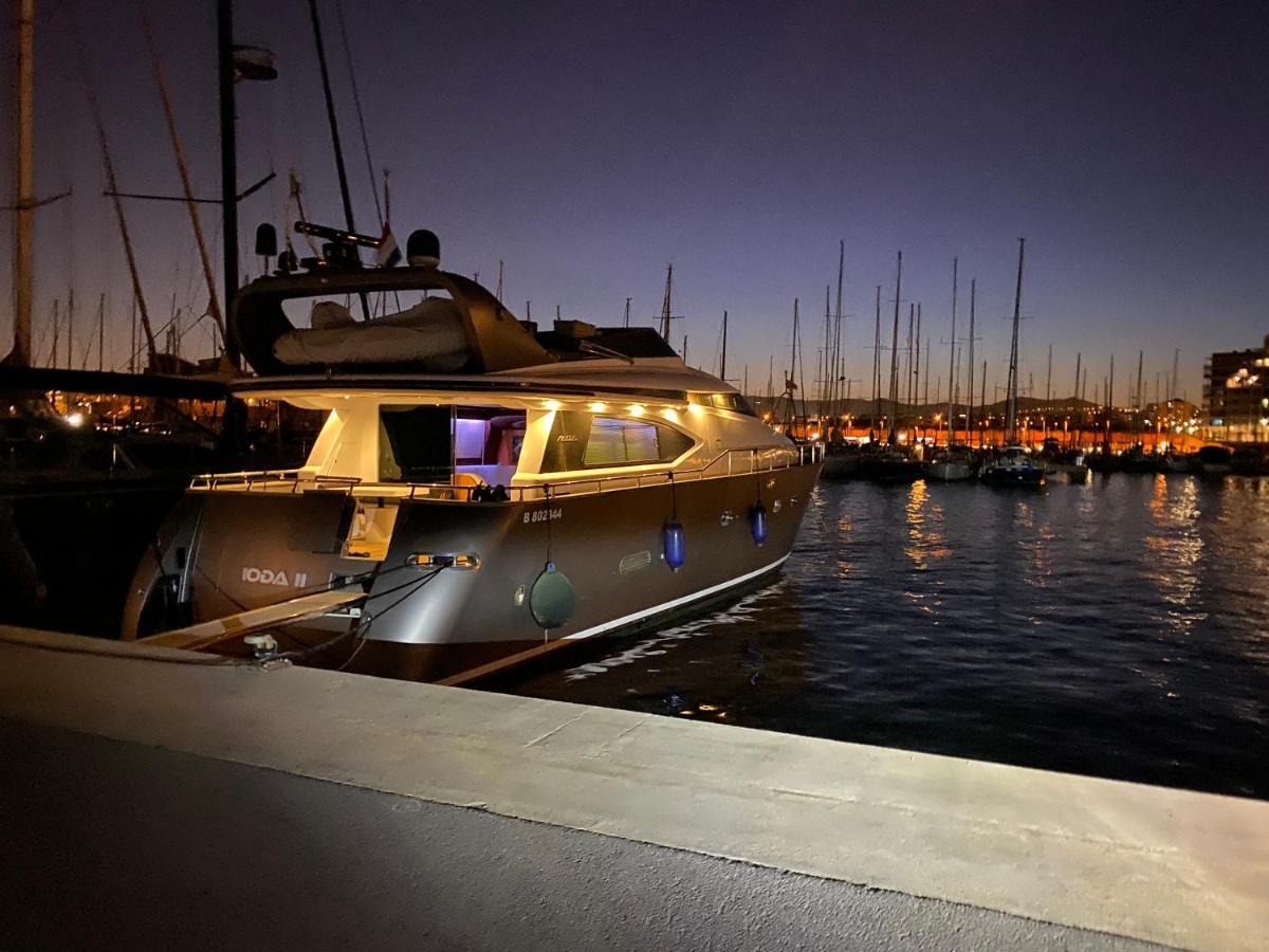 Motoryacht 21 Avec Equipage
