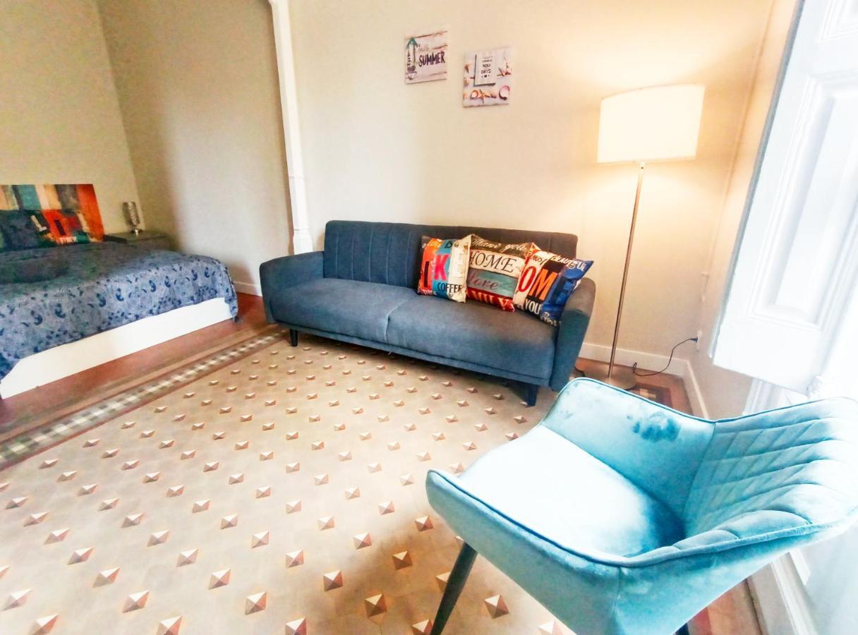 Hostal By Plaza Catalunya *