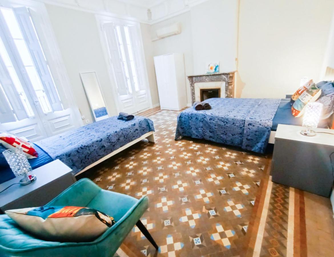 Hostal By Plaza Catalunya *