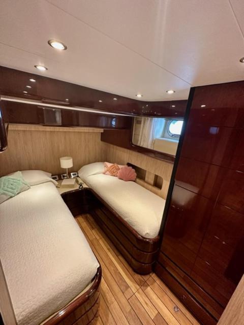Motoryacht 21 Avec Equipage Barcelona