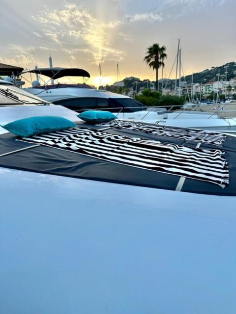 Motoryacht 21 Avec Equipage