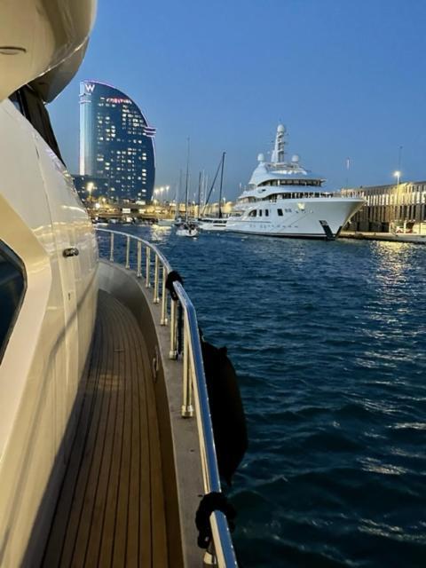 Motoryacht 21 Avec Equipage * Barcelona