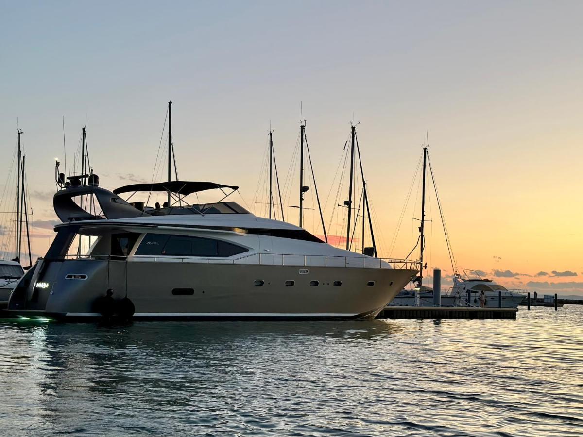 Botel Motoryacht 21 Avec Equipage