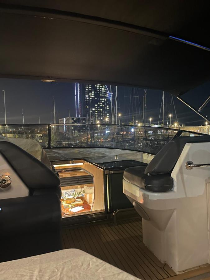 Motoryacht 21 Avec Equipage Botel *