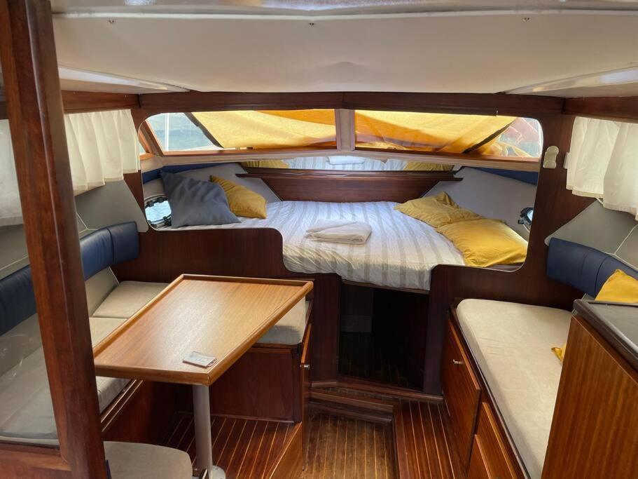 Barco Acogedor - Cosy Boat - Hotel en barco Barcelona