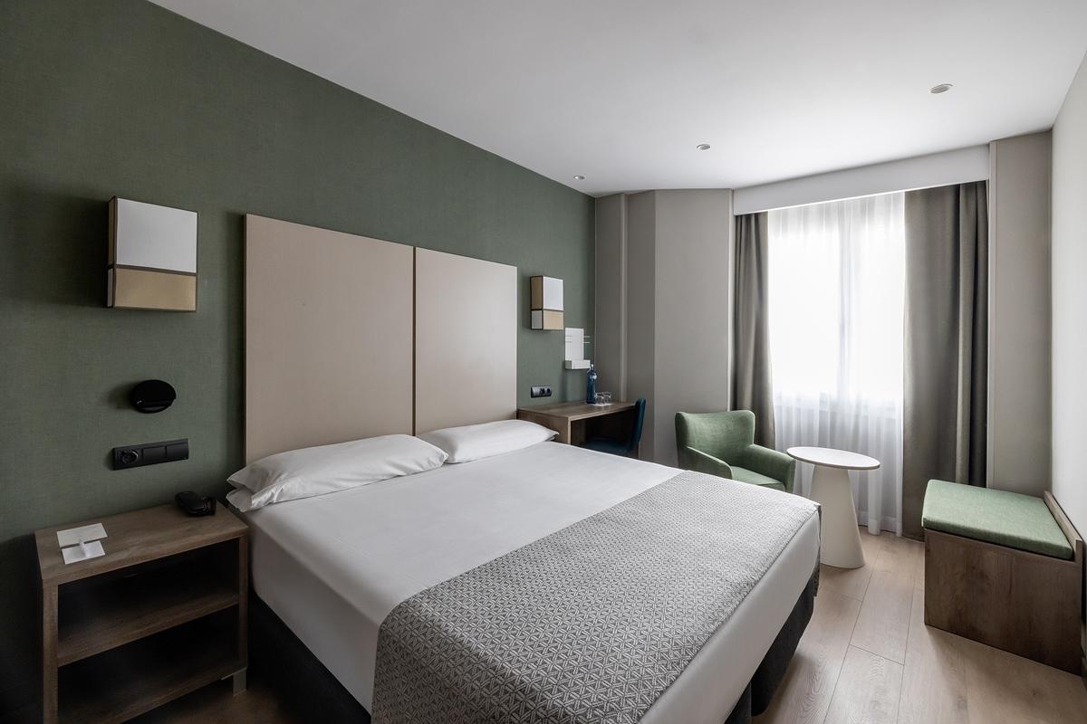 Hotel Catalonia Albeniz 3*