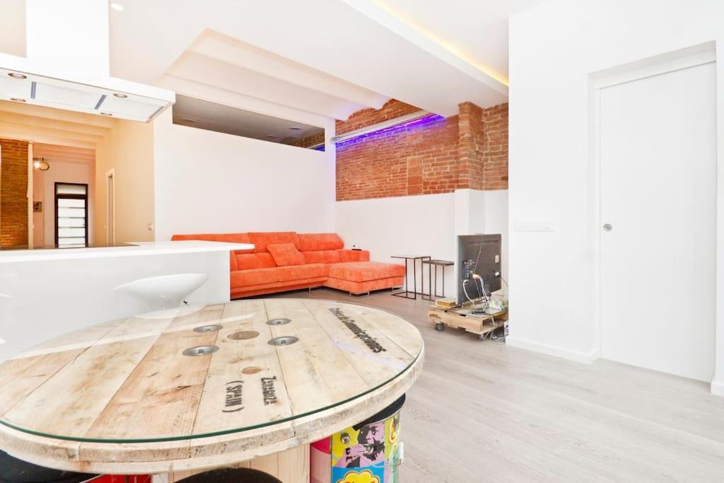 Roos, Design Loft Near The Sea. Apartamento *