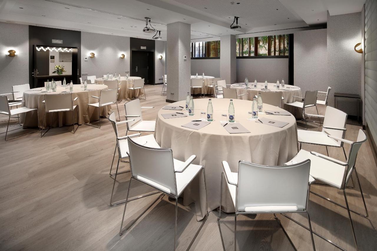 Olivia Plaza Hotel