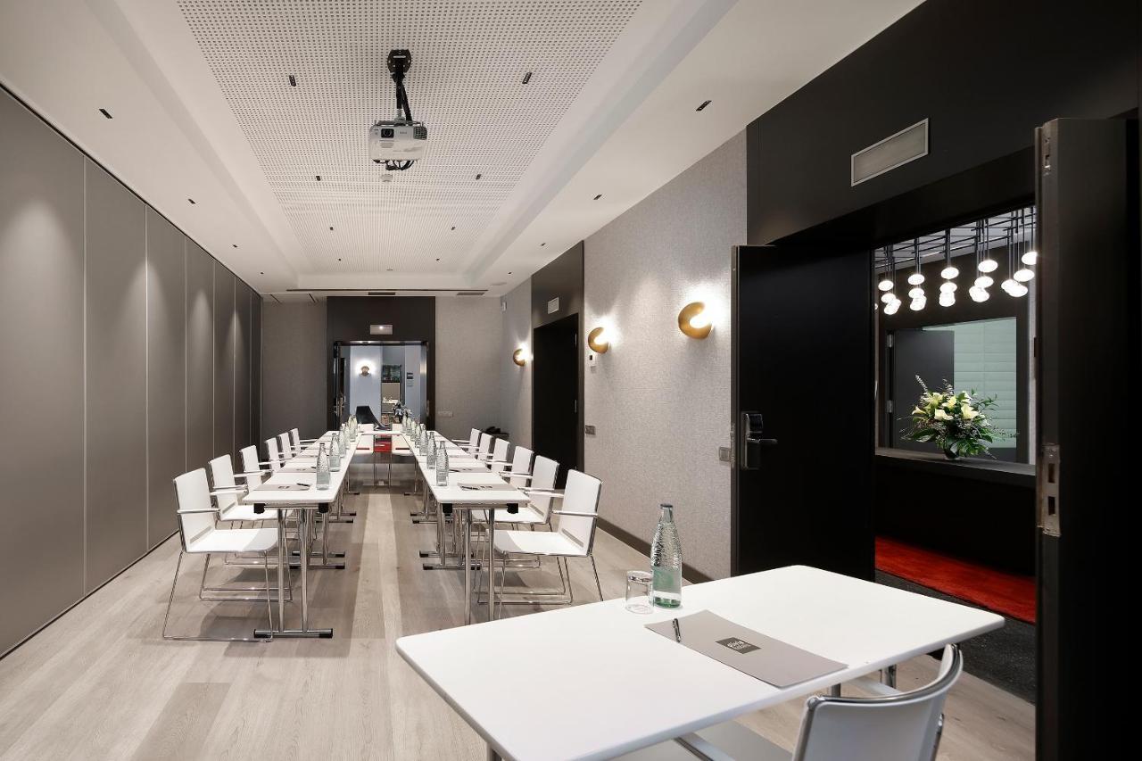 Olivia Plaza Hotel
