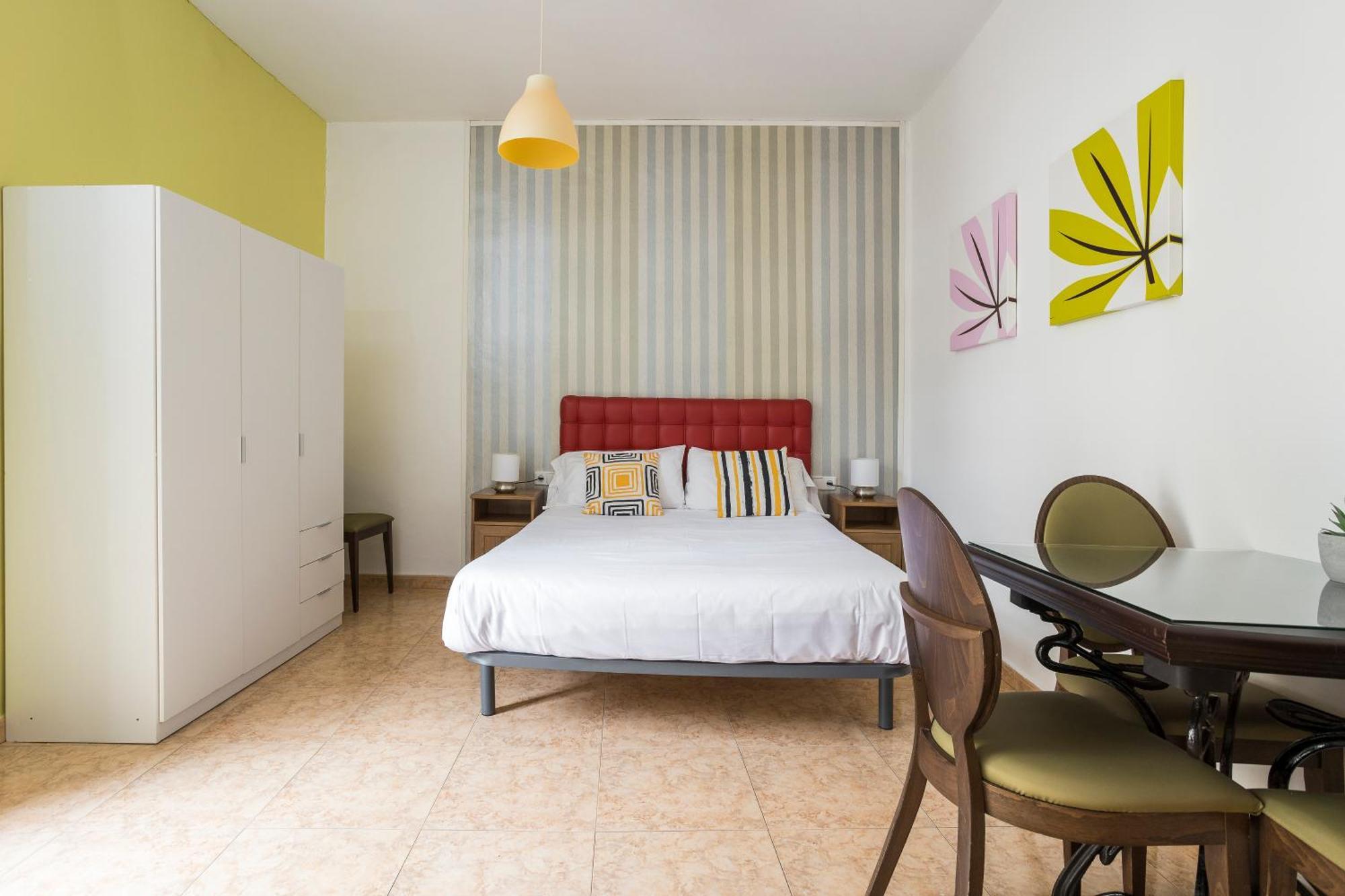 Clot-sant Martí Apartamento *