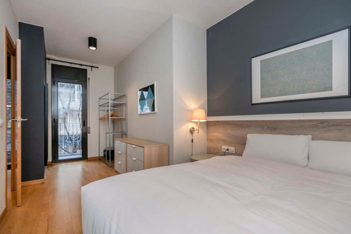 Modern And Bright In Eixample 1-3 Apartamento