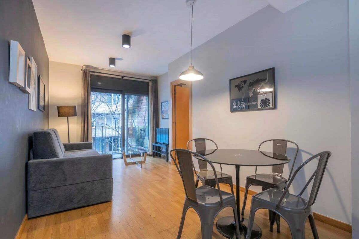 Modern And Bright In Eixample 1-3