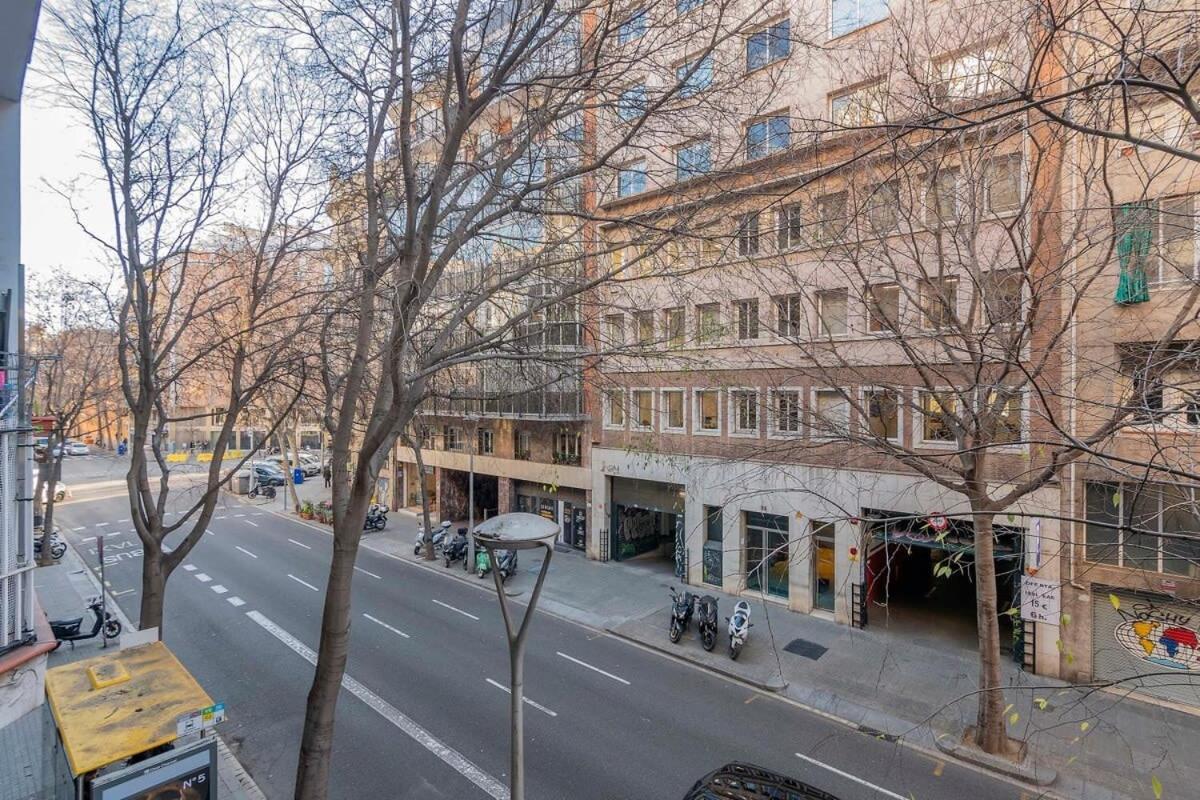 Modern And Bright In Eixample 1-3 Apartamento *
