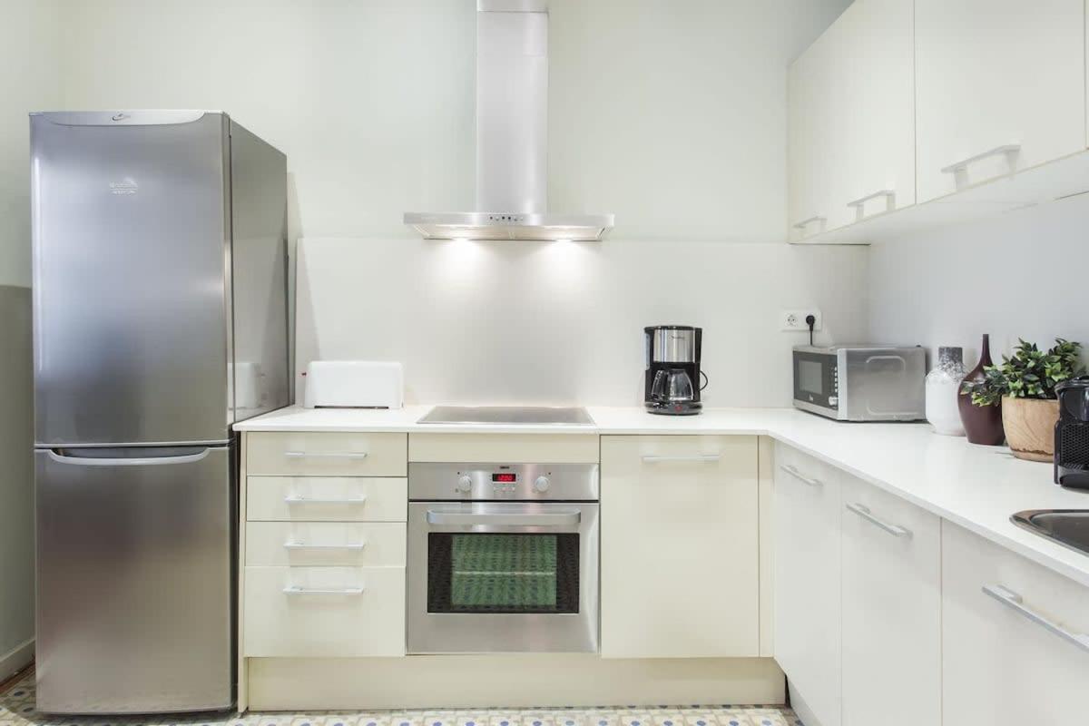 Apartment 4bedroom With A Balcony In Ramblas 1 2 Barcelona