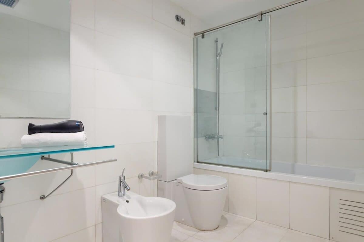 3bedroom Duplex With Balcony In Plaza Cataluna Apartment *