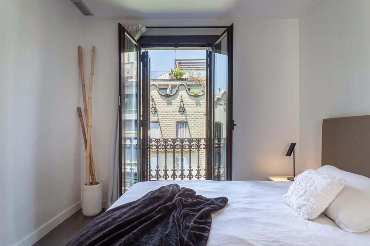 Apartamento 3-bedroom Penthouse With Terrace In Eixample