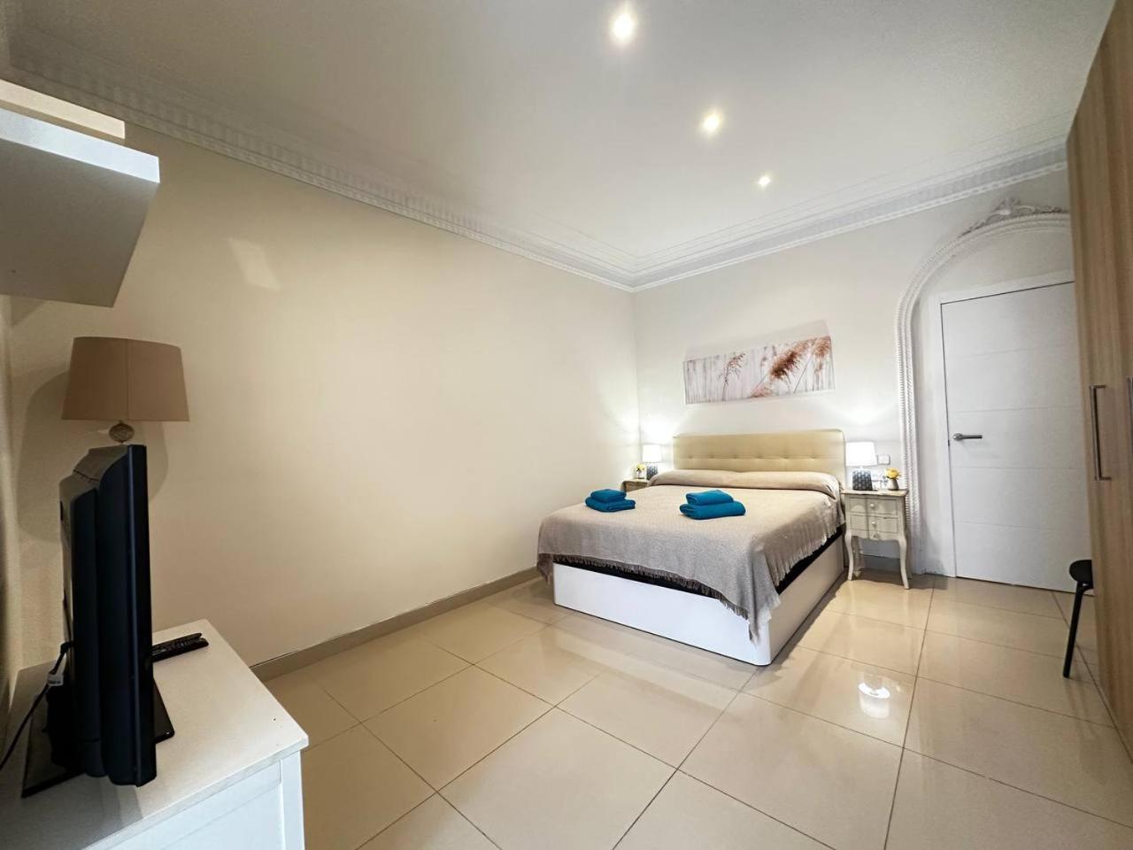 Gran Via Bed & Breakfast Barcelona