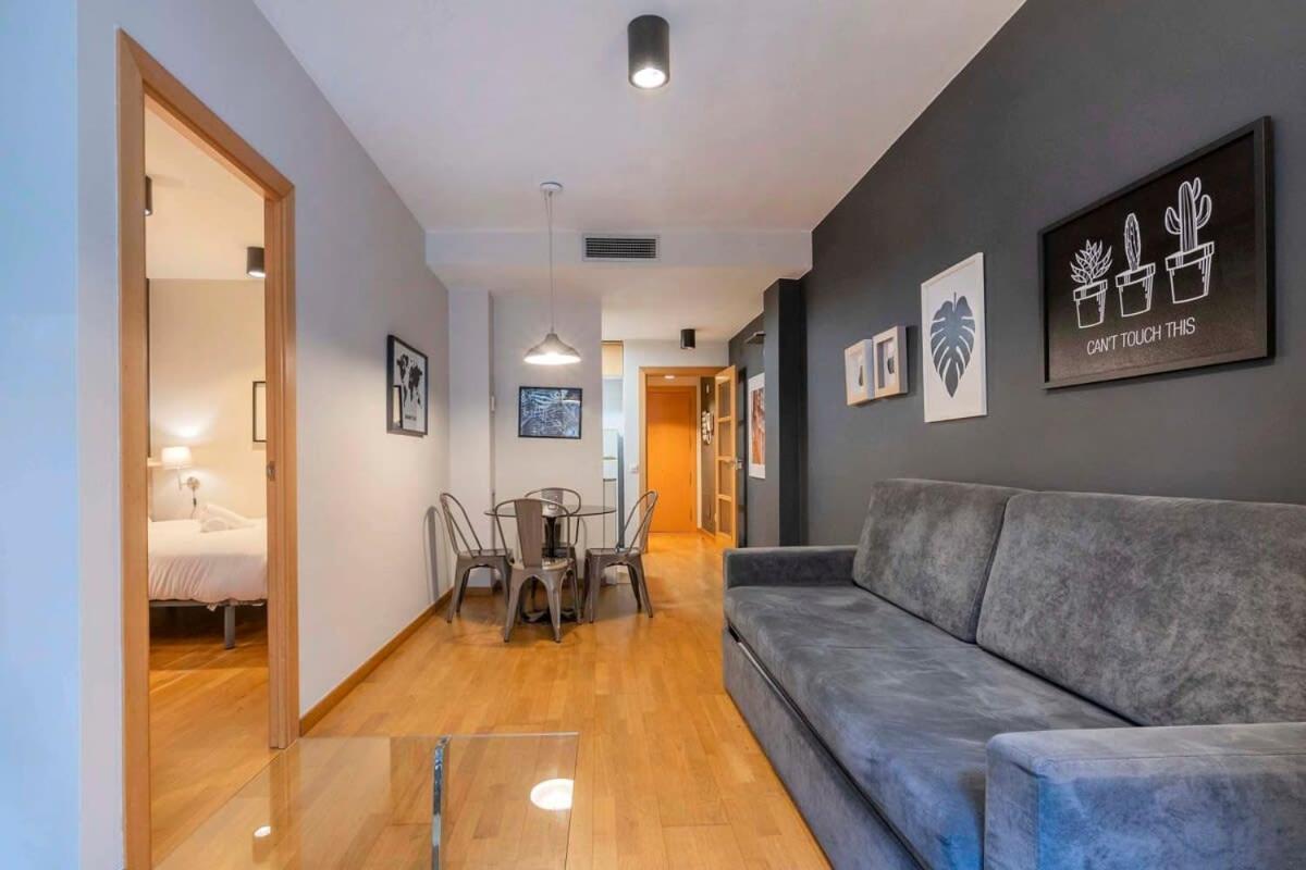 Modern And Bright In Eixample 1-3