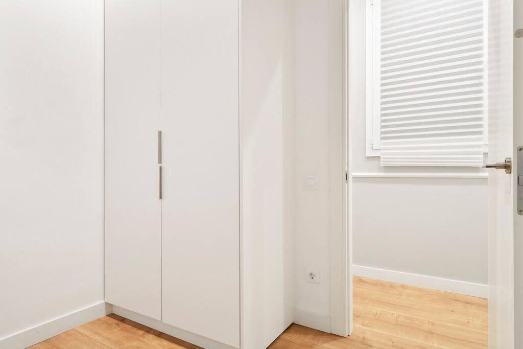 Arc De Triomf Luxury Modern 2-bedroom 2-bathroom *