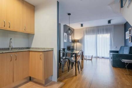 Apartment Bright And Modern Duplex With Terrace In Eixample District P2 *