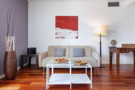 Apartment Wonderful 2-bd With Balcony Plaza Cataluna Barcelona
