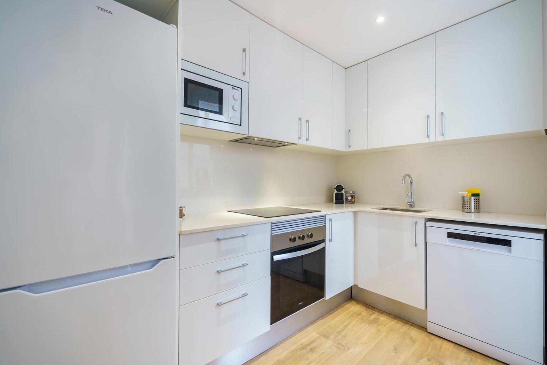 The White Flats Les Corts