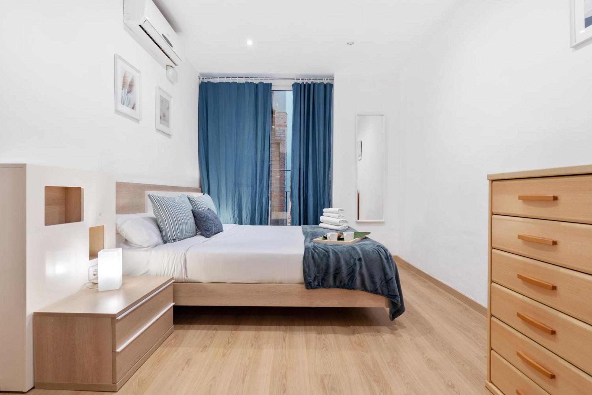 Apartment Recently Renovated 2 Bedroom In Eixample