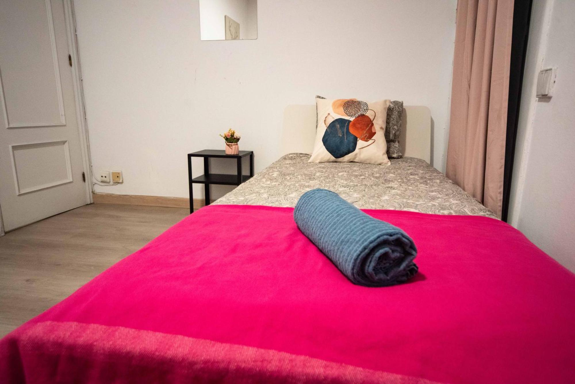 By Eixample Hostal *