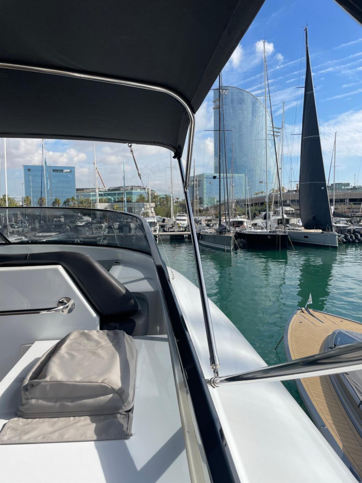 Motoryacht 21 Avec Equipage * Barcelona