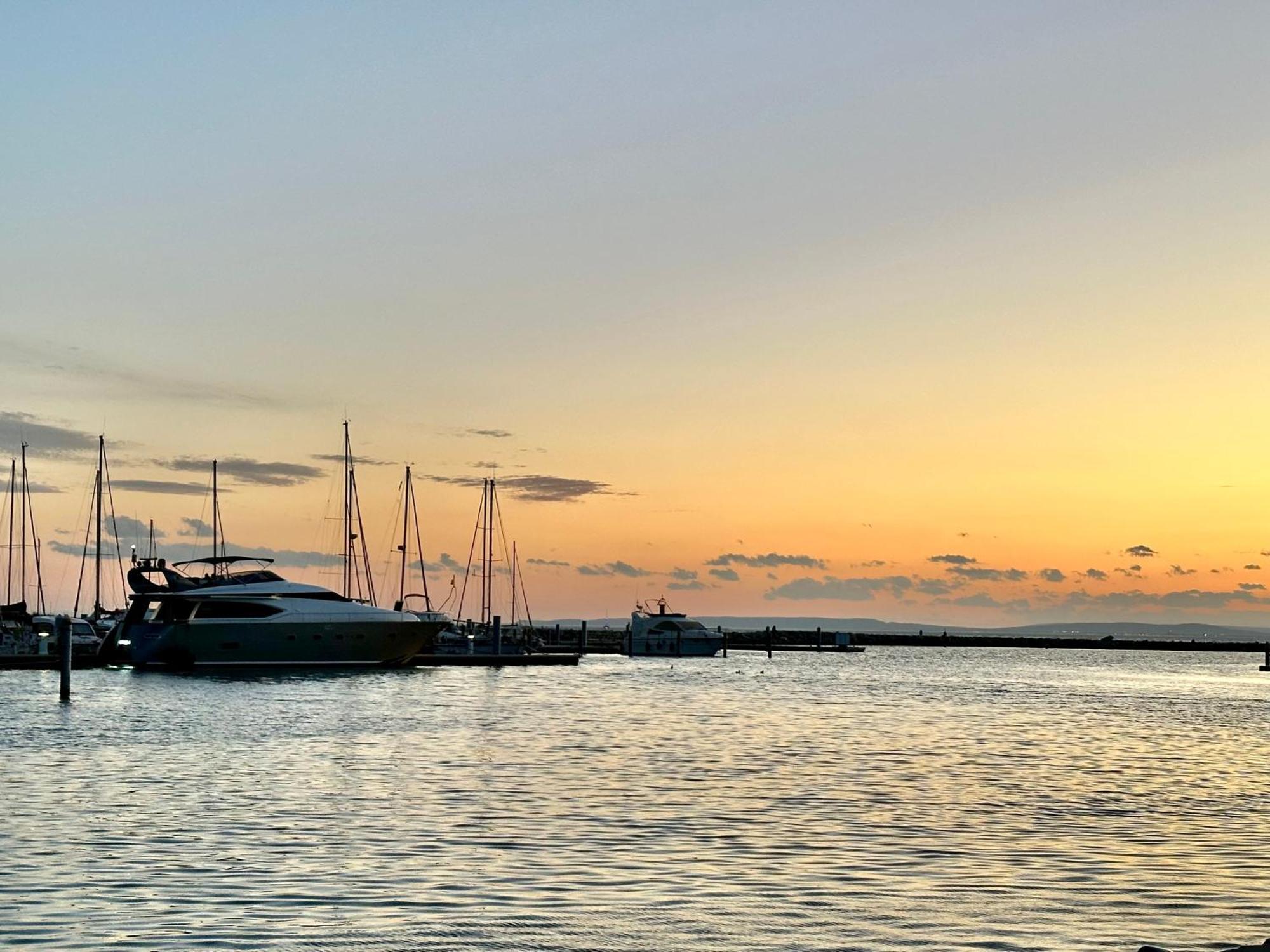 Motoryacht 21 Avec Equipage Botel