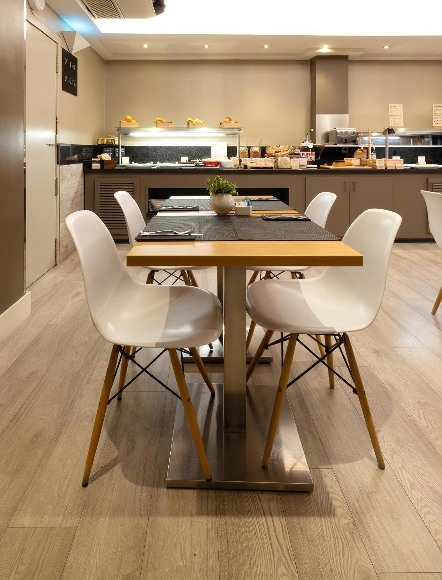 Catalonia Albeniz Hotel
