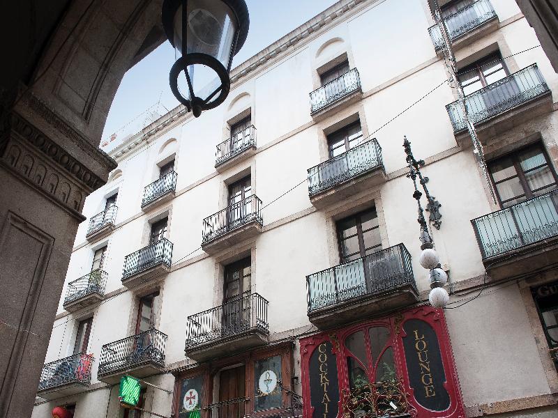 Aspasios Plaza Real Apartamento