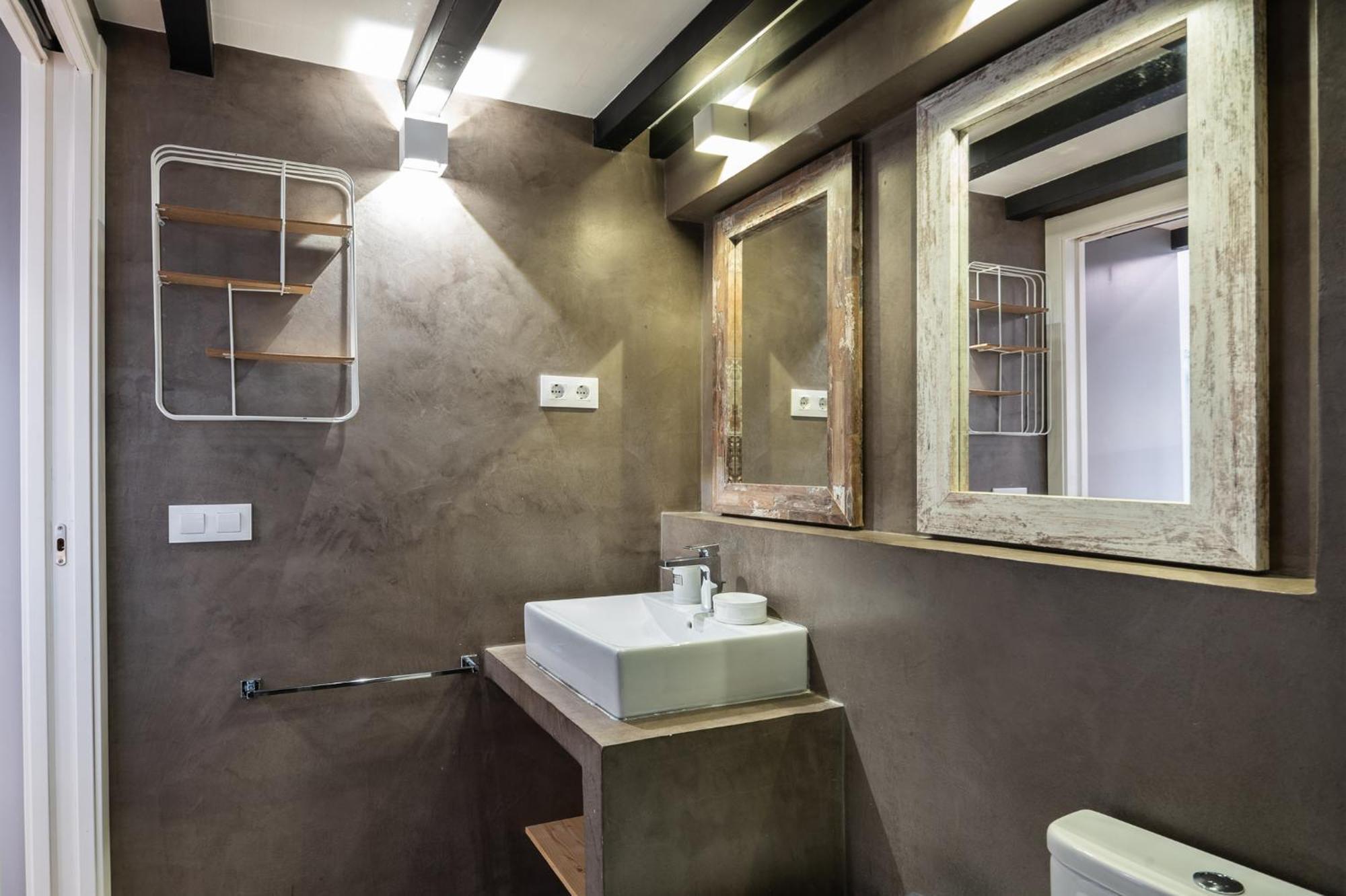 Beautiful Renovated Loft Minutes From The Apartamento *