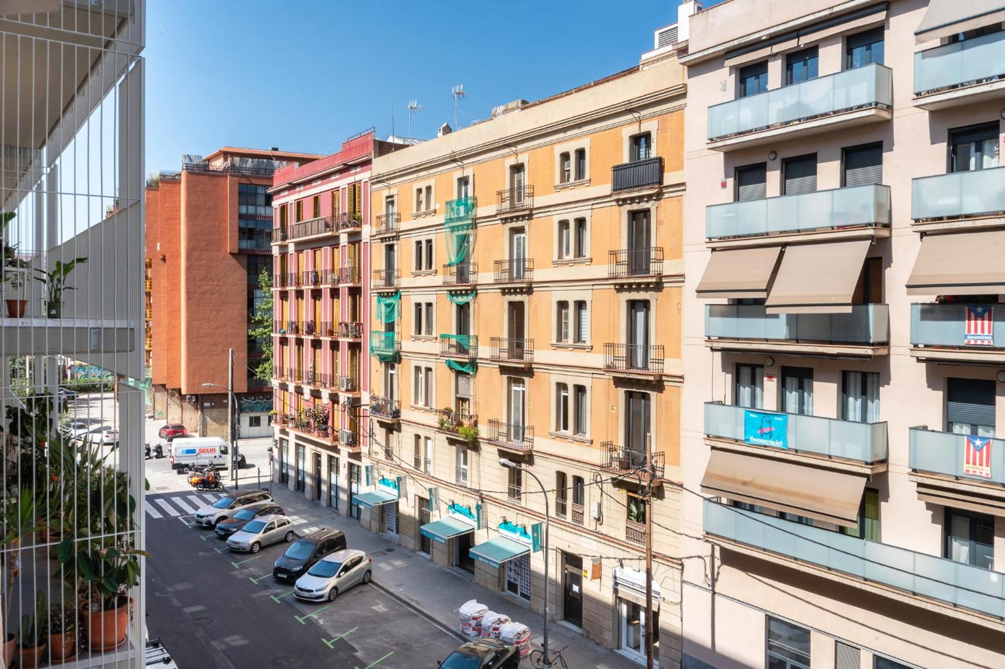 Beautiful Renovated Loft Minutes From The Apartamento