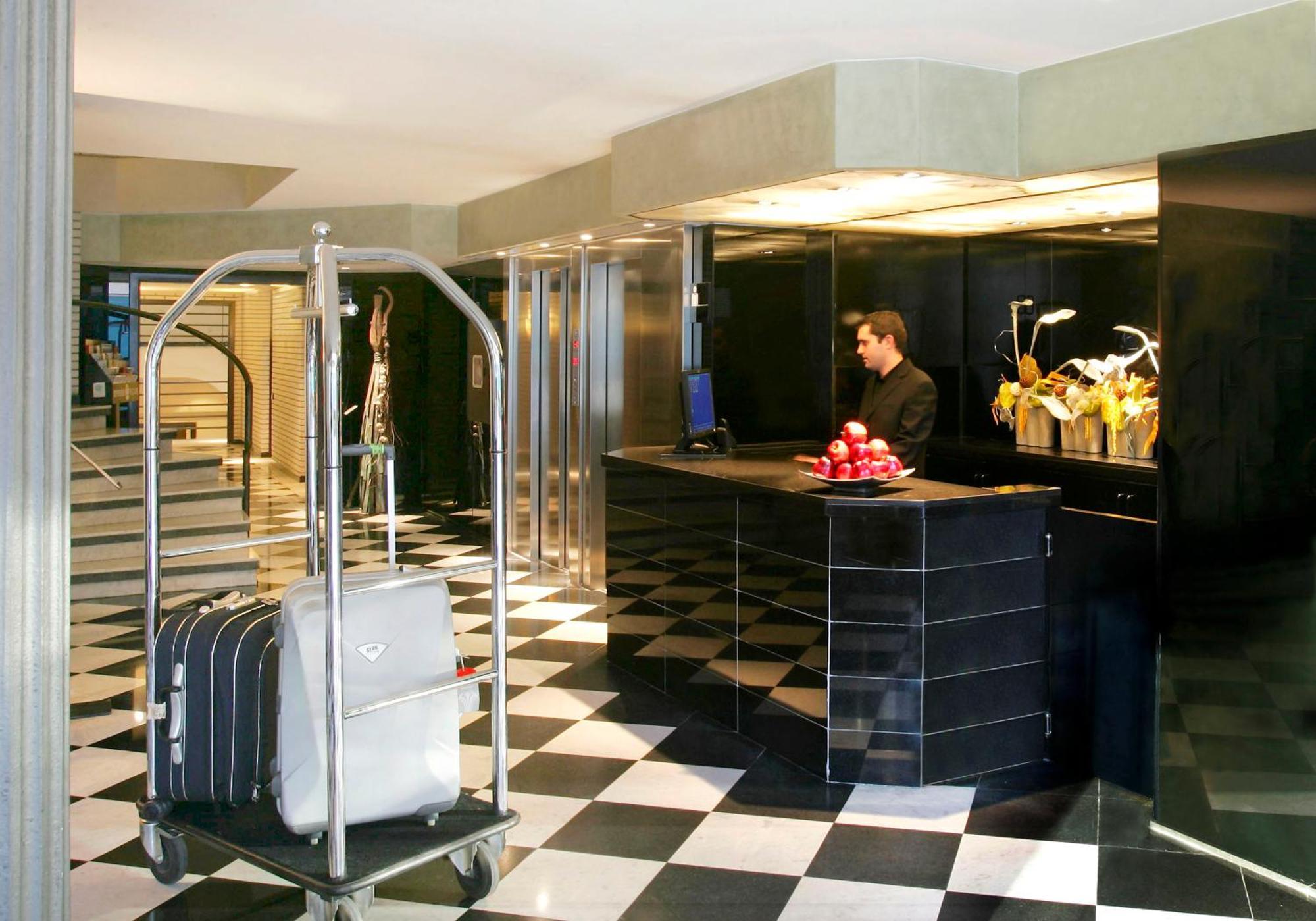 Hotel Gran Derby Suites, A Small Luxury Of The World 4*