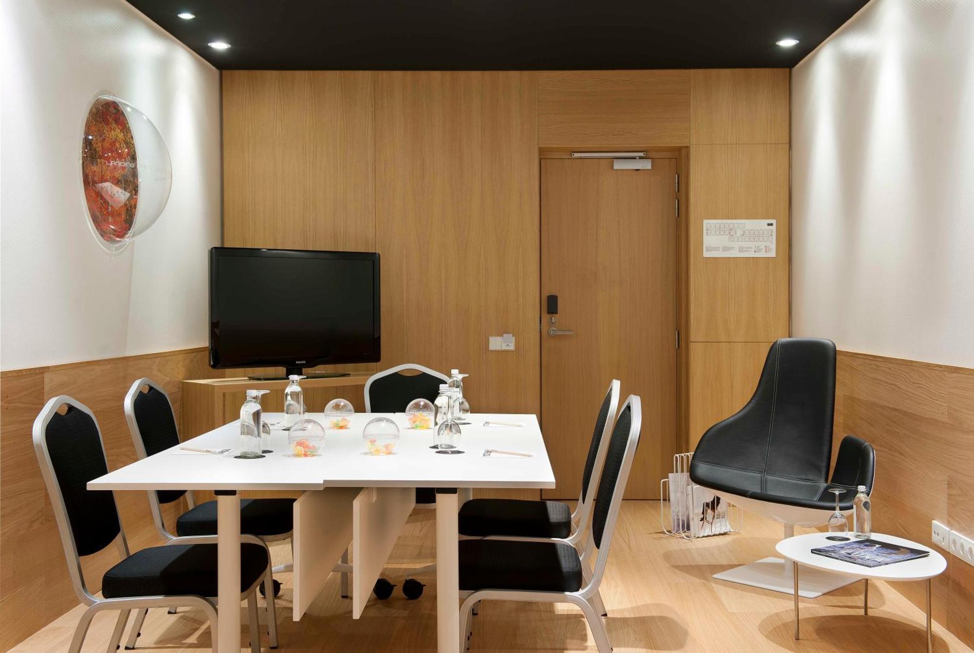 Hotel Barceló Sants 4*