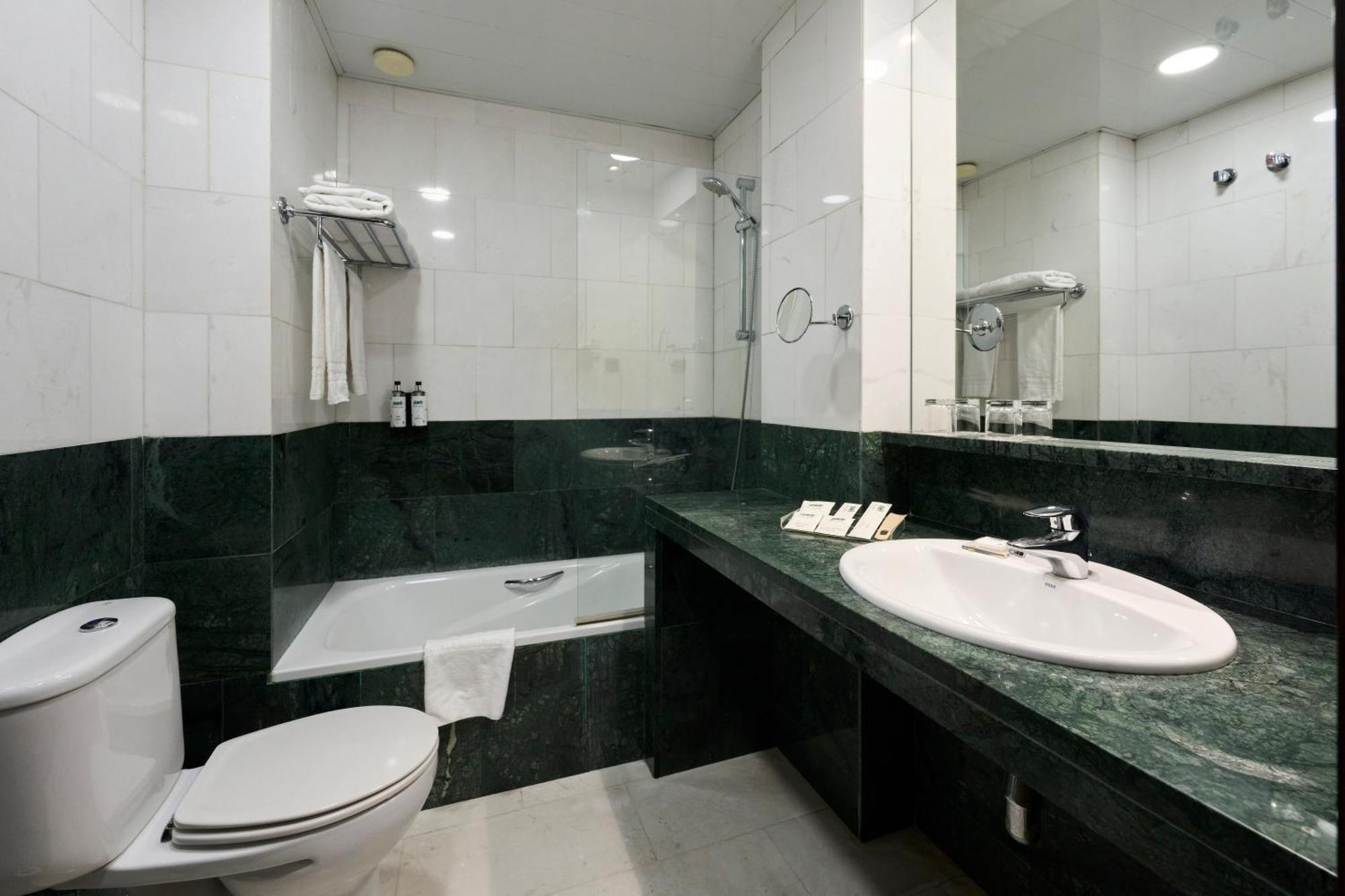 Catalonia Sagrada Familia Hotel 3*