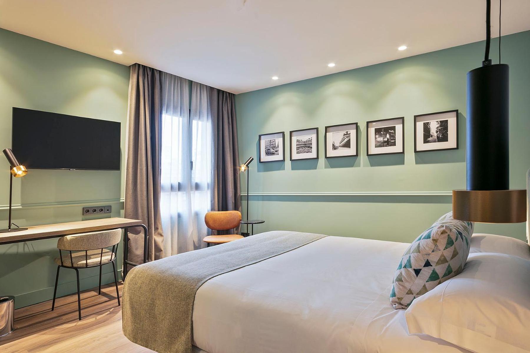 Hotel Via Augusta 2*