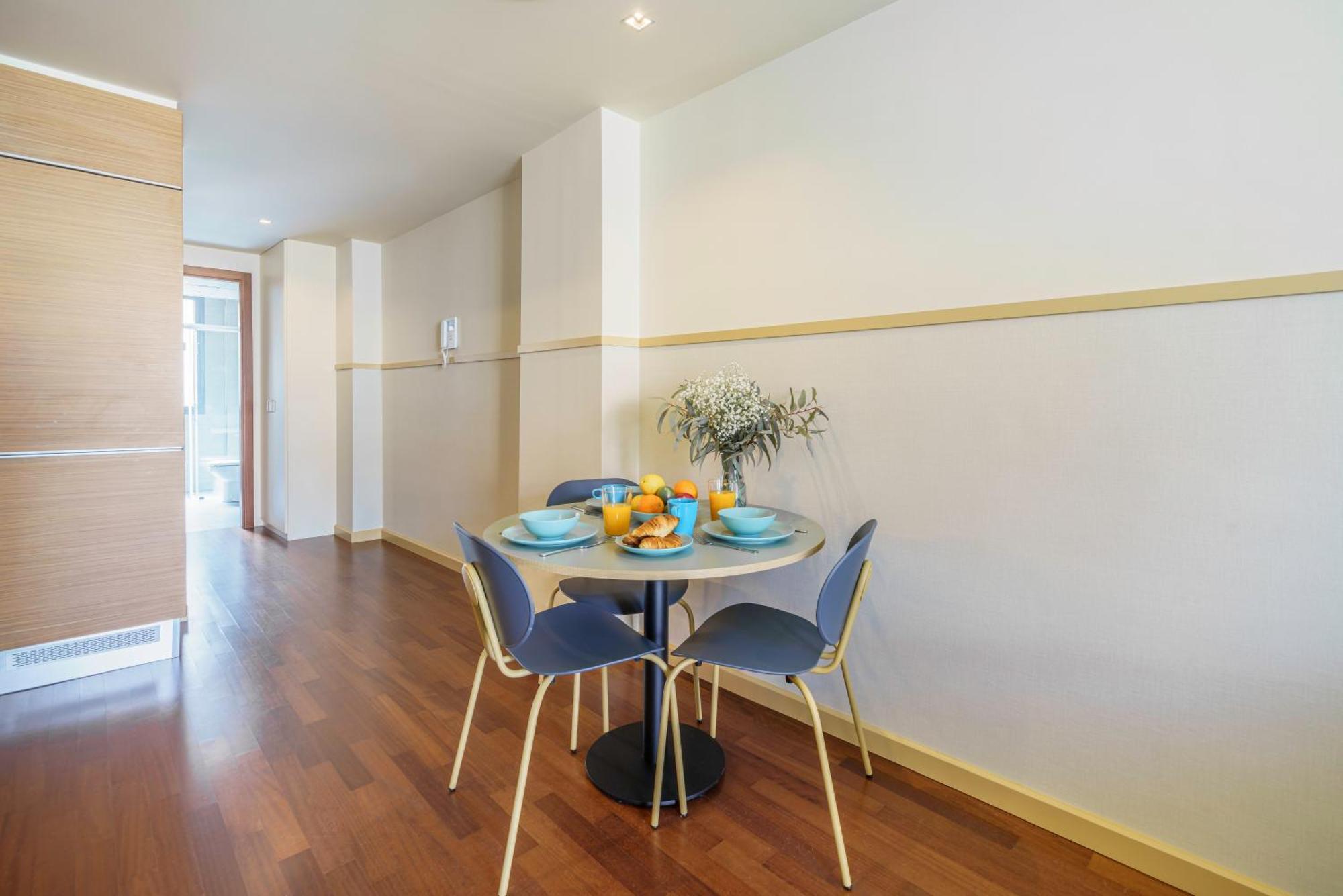 Apartment Aspasios Diagonal Art
