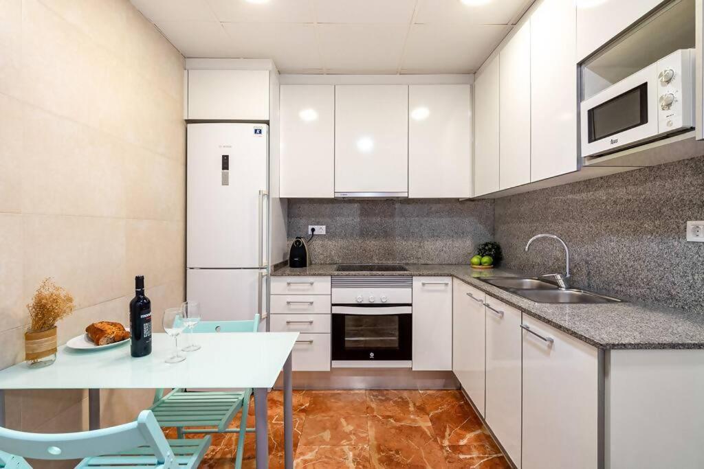 Park Guell Gaudi 2 Bedroom * Barcelona