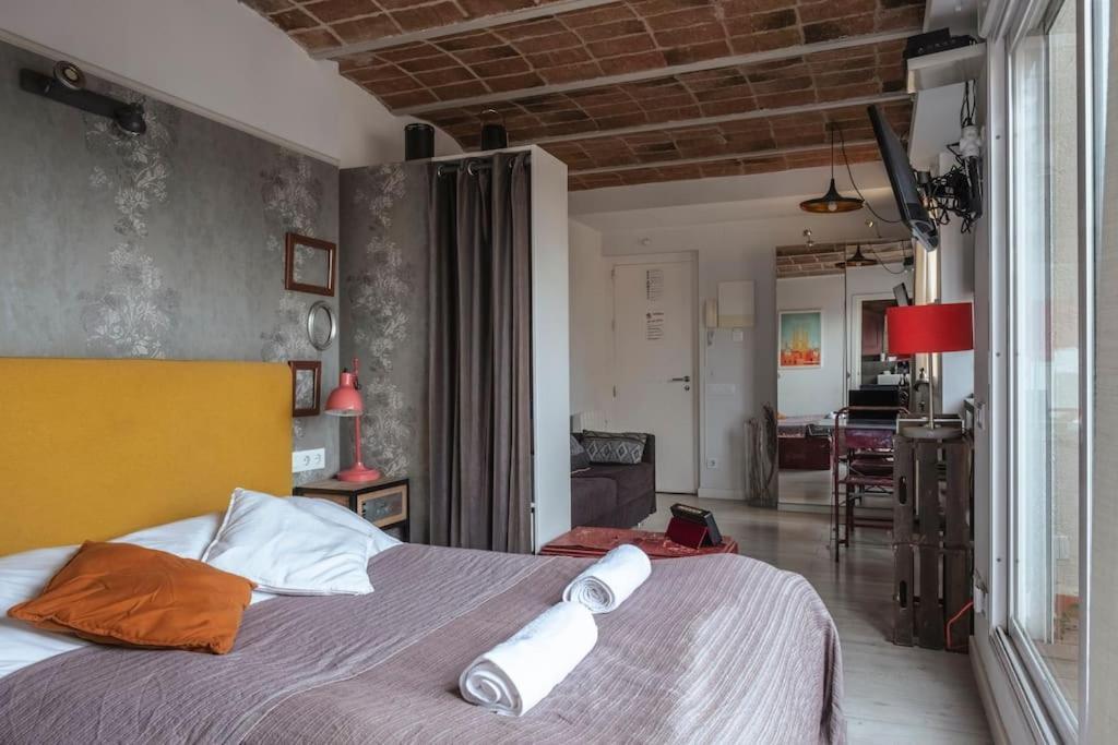 Cozy Penthouse With Private Rooftop Terrace *