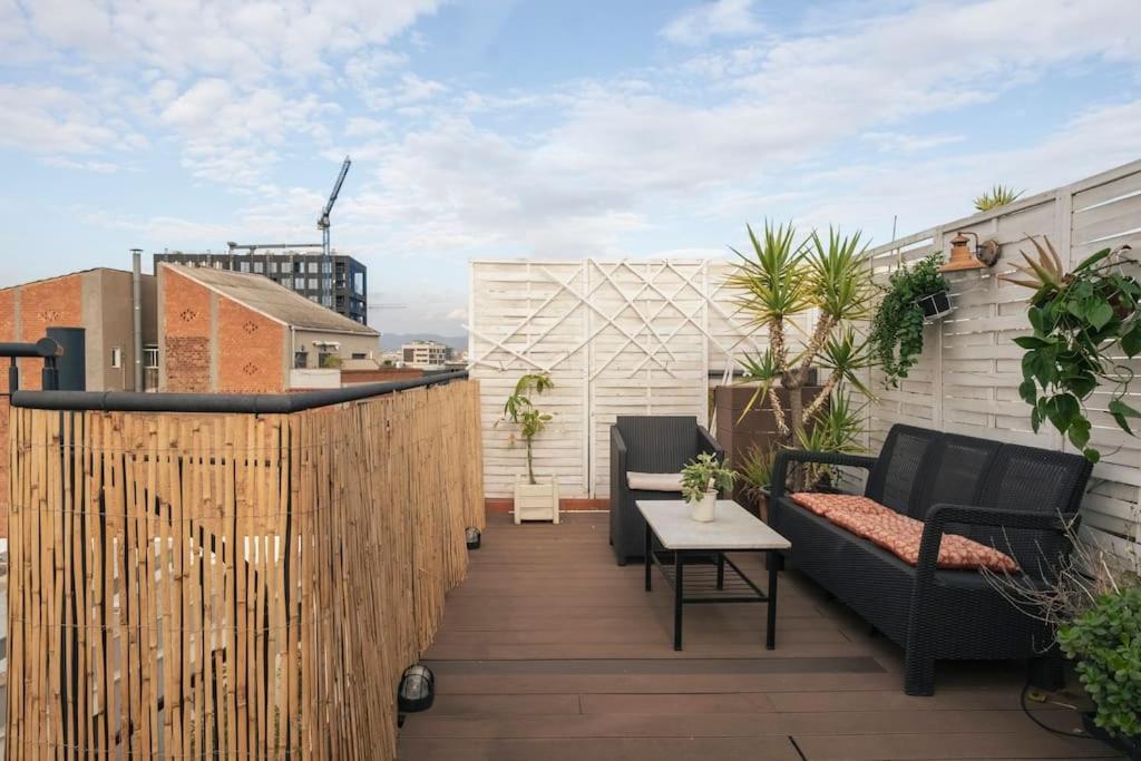 Apartamento Cozy Penthouse With Private Rooftop Terrace Barcelona