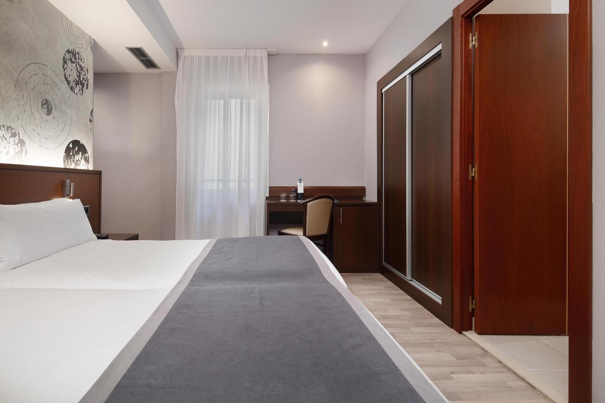 Hcc Taber Hotel 3*
