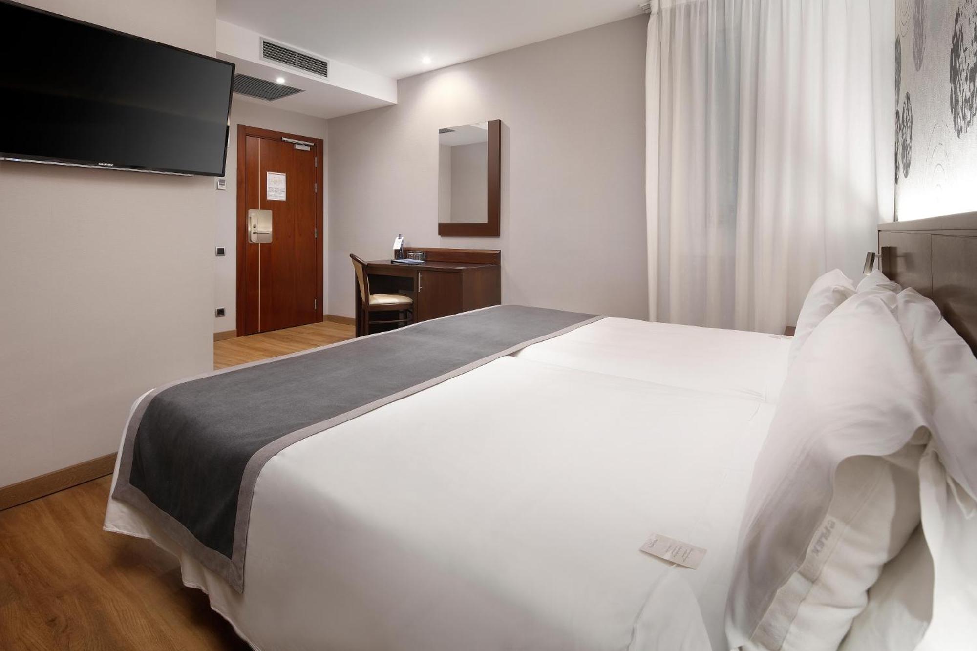 Hotel Hcc Taber 3*