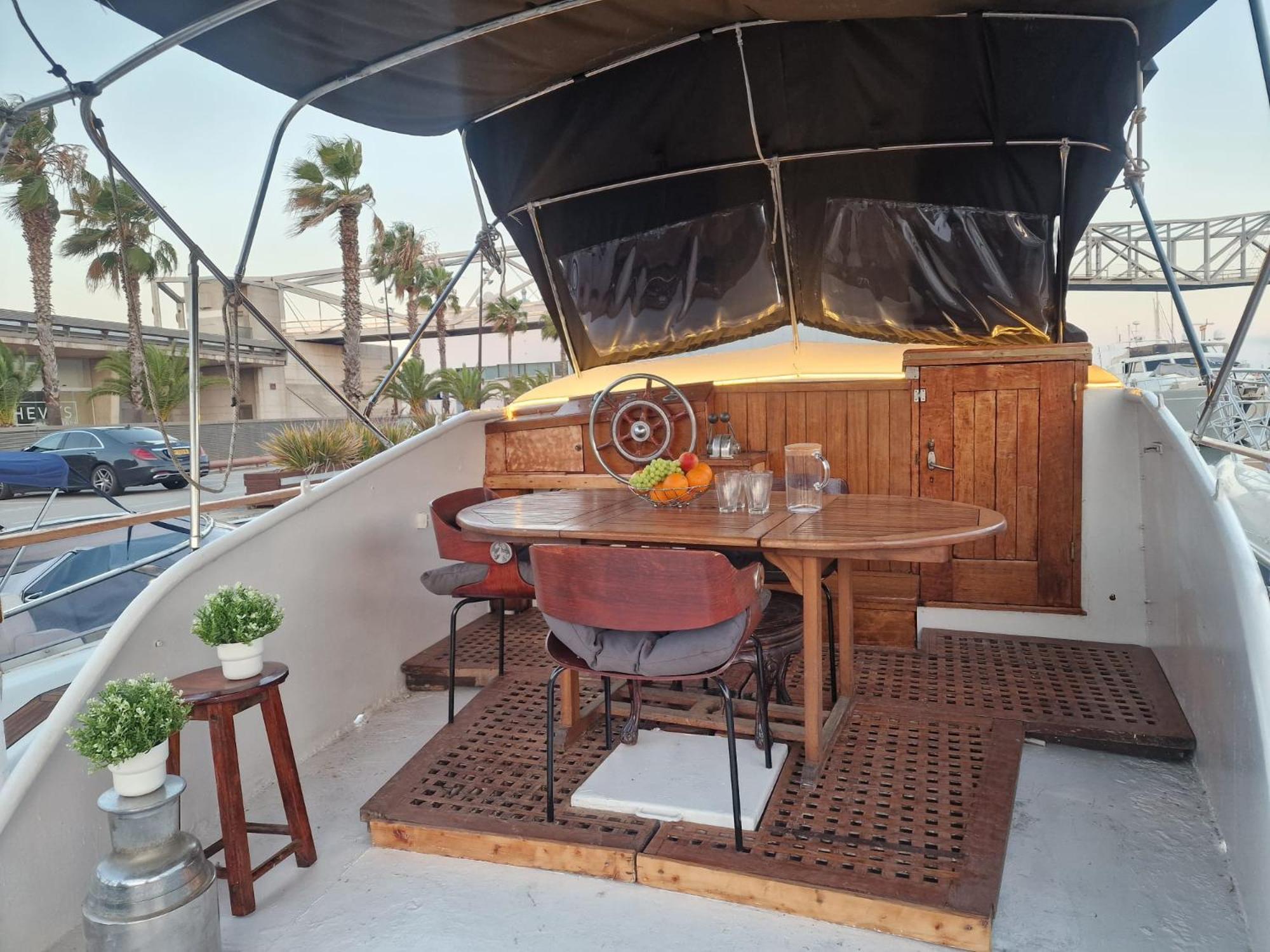 Botel Classic Boat Barcelona