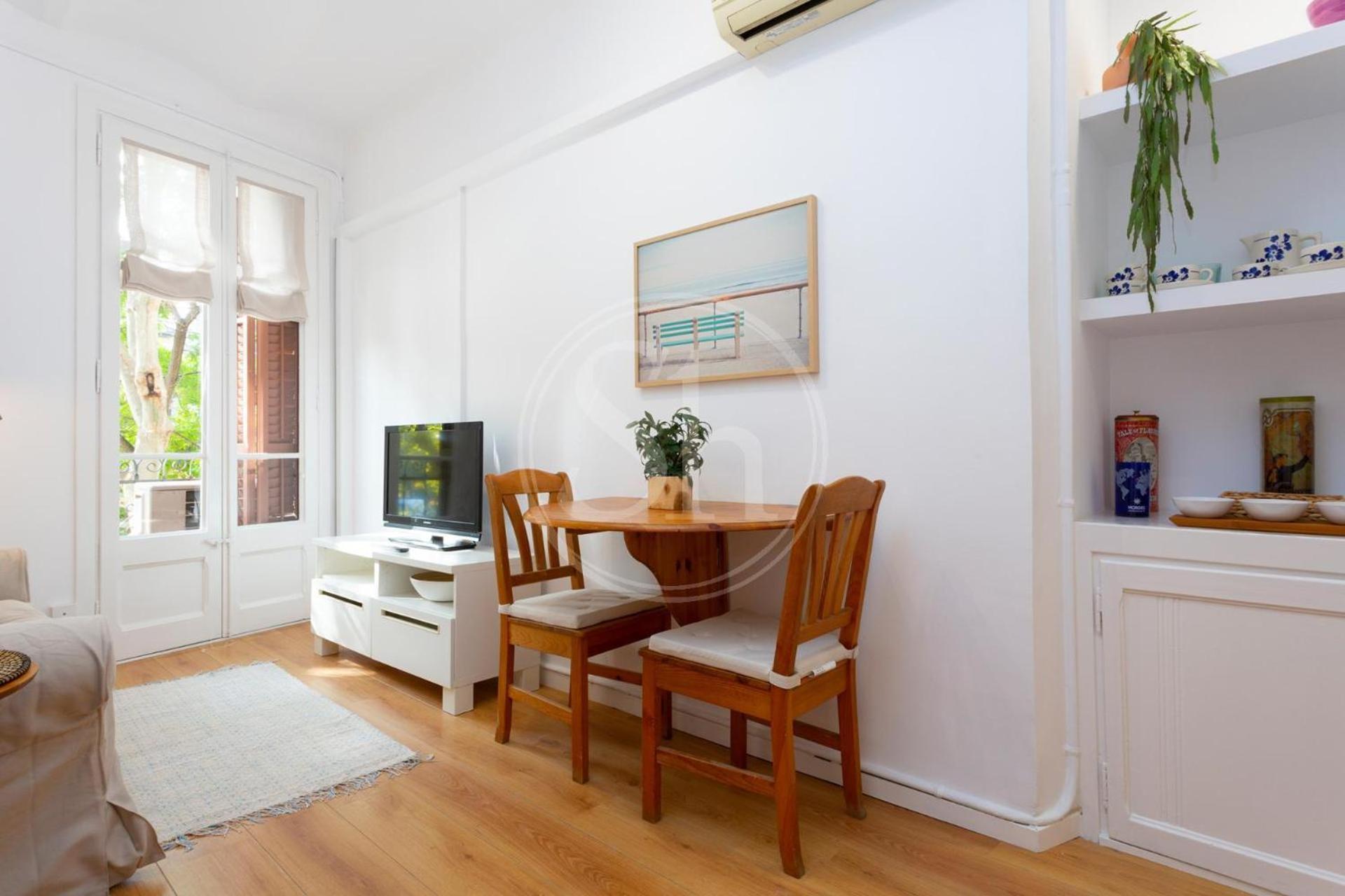 Cozy Near Sagrada Familia Apartment
