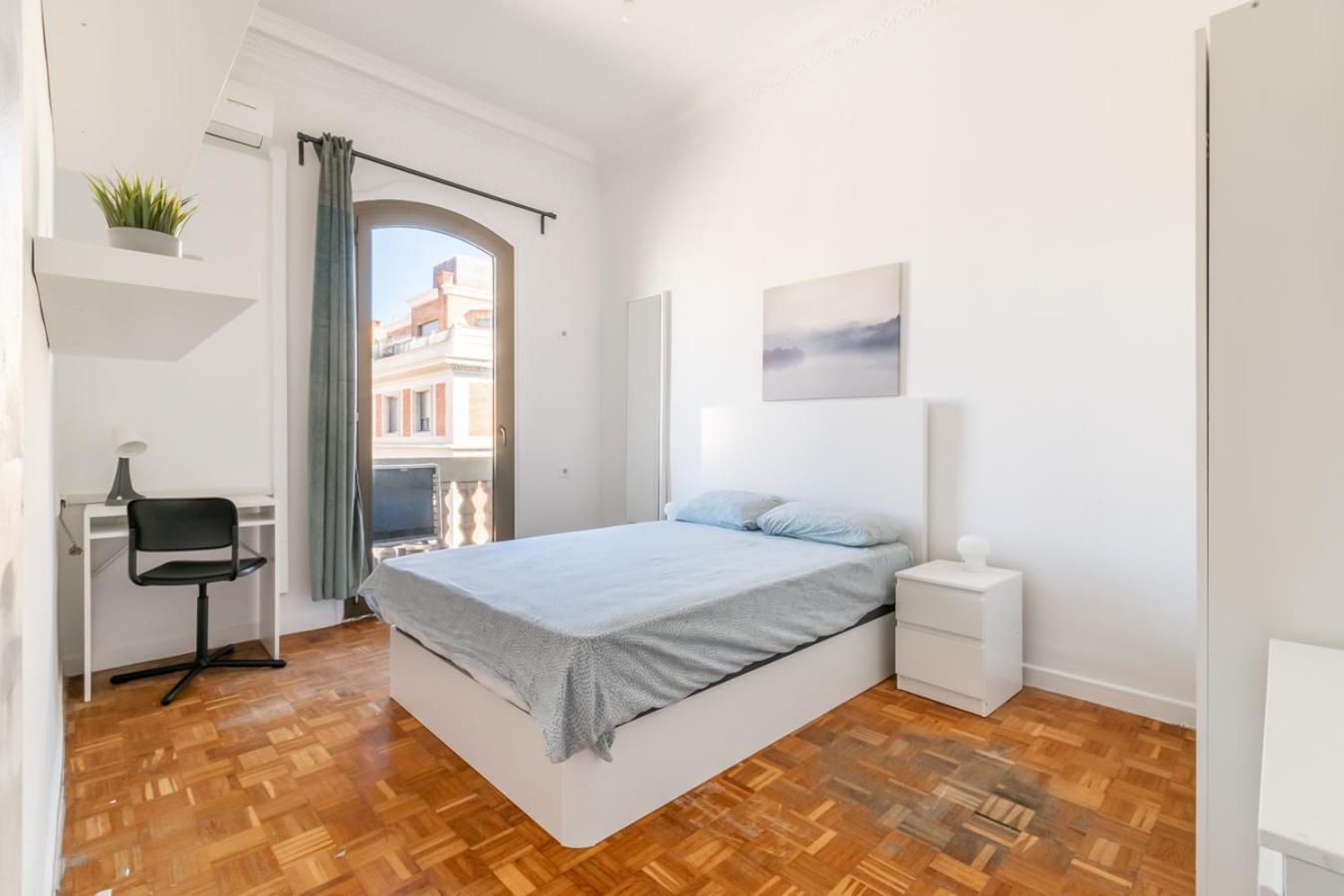 Hostal Balmes Private