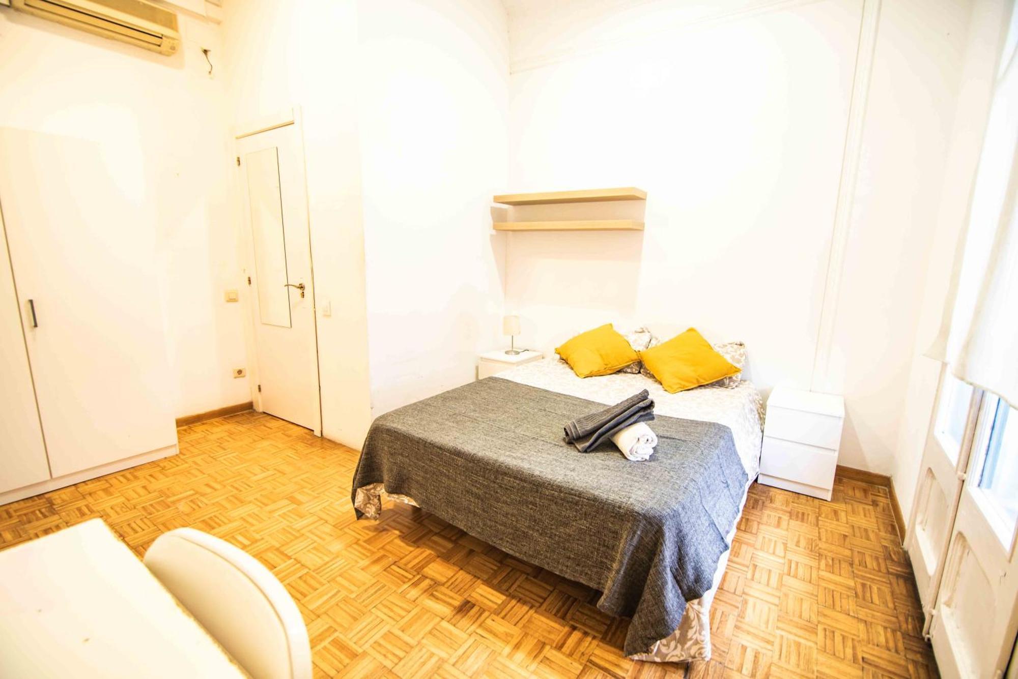 Hostal Balmes Private *