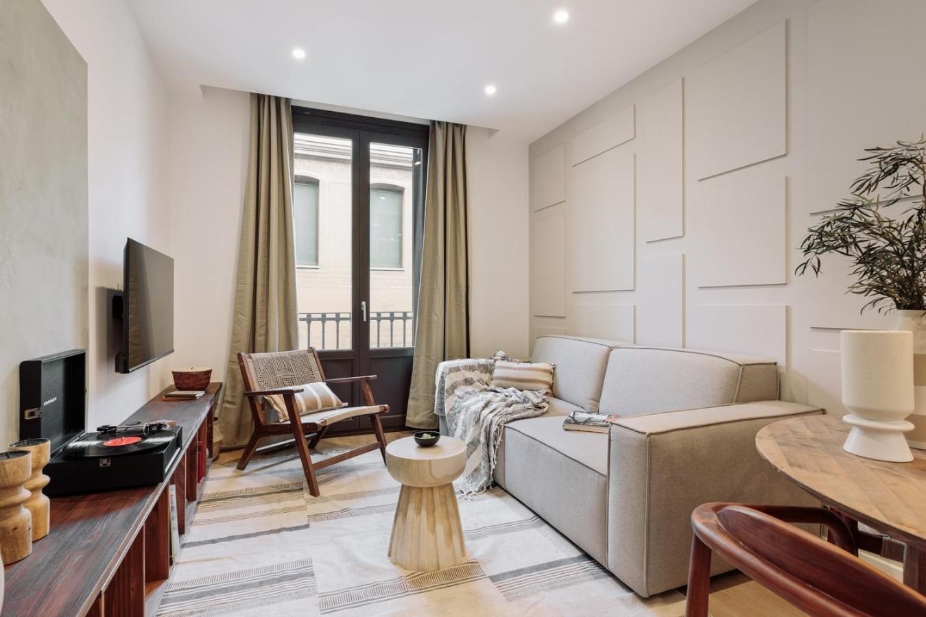 Pompei - 2 Bedrooms, Balcony And Terrace In Ciutat Vella Apartamento